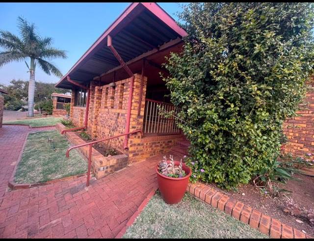 2 BEDROOM TOWNHOUSE FOR SALE IN AMANDASIG
